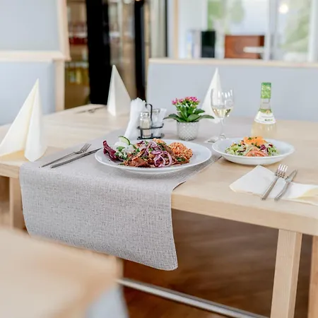 Donau-ries & Restaurante Delphi Hotel Mertingen